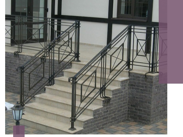 Перила для крыльца в Курчатове — монтаж, изготовление и установка