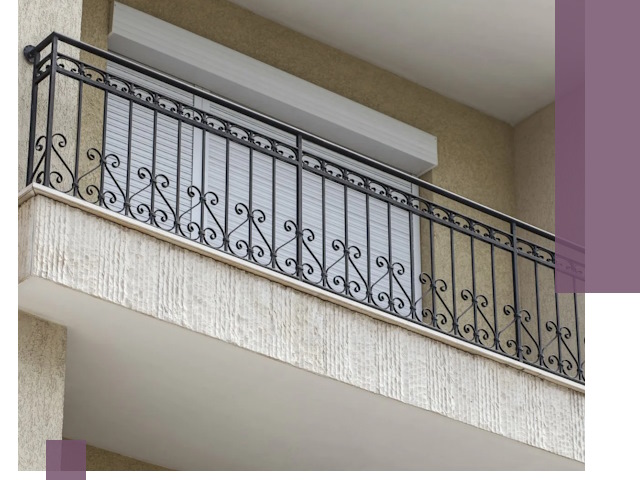 Балконные ограждения из металла и стекла в Курчатове для домов