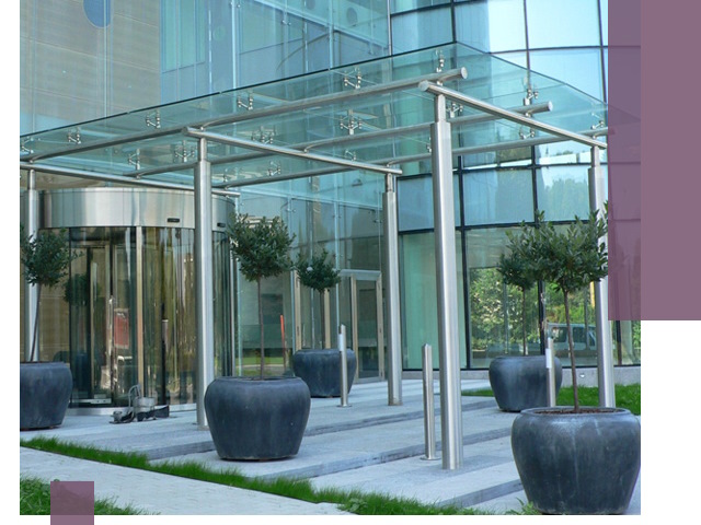 Навесы из стекла на заказ в Курчатове — монтаж и установка