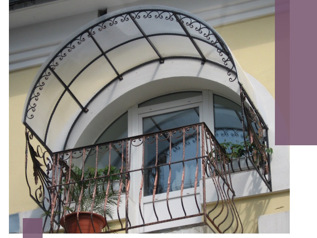 Козырьки над балконом в Курчатове — изготовление и монтаж