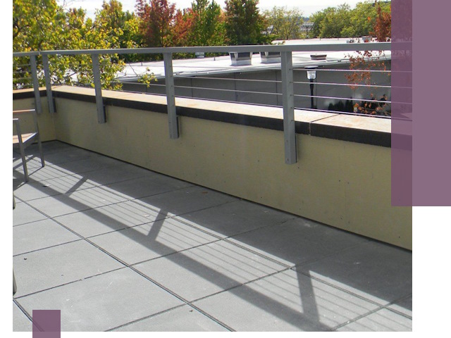 Металлические парапеты под ключ в Курчатове: монтаж и изготовление