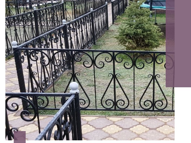 Кованые газонные ограждения под ключ в Курчатове